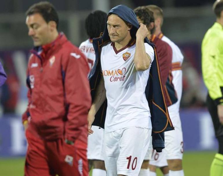 Capitan Totti, sostituito, non sembra contento. Ansa